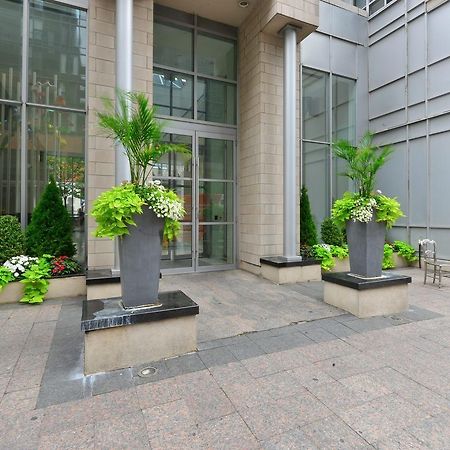 Cozy Penthouse Studio Toronto Exterior photo