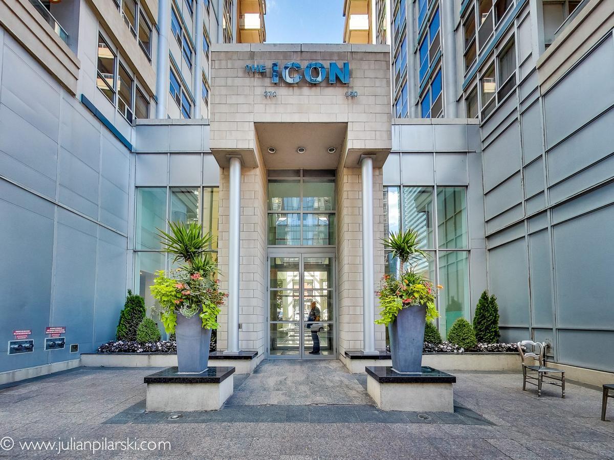 Cozy Penthouse Studio Toronto Exterior photo