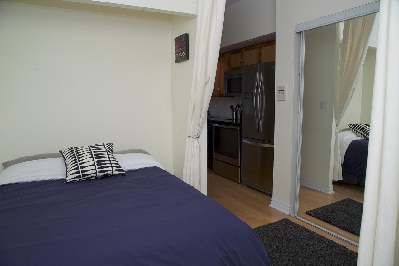 Cozy Penthouse Studio Toronto Exterior photo